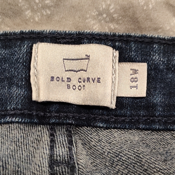 Levi's Strauss Women's Bold Curve Boot Cut, Five Pocket, Blue Jeans Size 18w - Picture 7 of 9